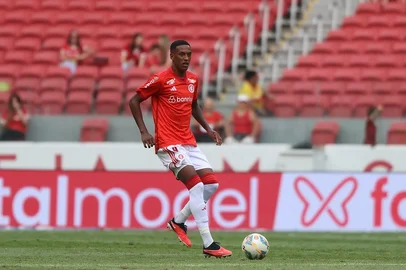 Robert Renan será titular contra o Caxias.