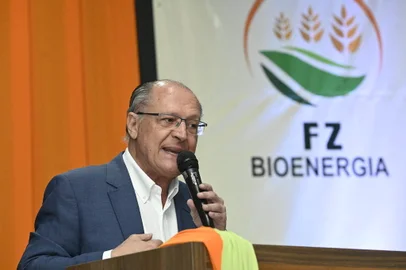 Geraldo Alckmin lança usina de etanol em Viadutos<!-- NICAID(15662004) -->
