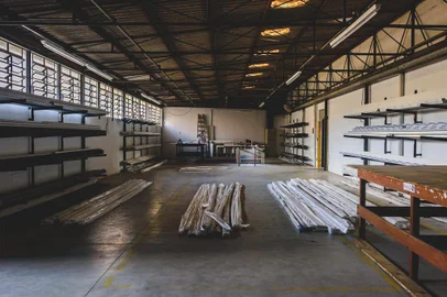 Empresa gaúcha especializada em esquadrias amplia mercado e investe em nova fábrica. <!-- NICAID(15041051) -->
