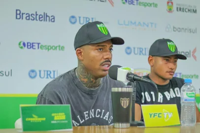 jean pyerre é apresentado pelo Ypiranga <!-- NICAID(15845067) -->