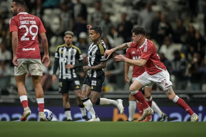 BELO HORIZONTE, BH, BRASIL, 12-06-2025: Internacional visita Atlético-MG pela 12ª rodada do Campeonato Brasileiro 2025, na Arena MRV. O Colorado busca engrenar no Brasileiro após priorizar a classificação na Libertadores. Foto: Pedro Souza/Atlético Mineiro/DivulgaçãoIndexador: PEDRO SOUZA<!-- NICAID(16058852) -->