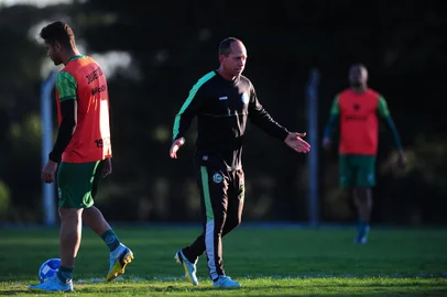 CAXIAS DO SUL, RS, BRASIL, 10/05/2023. Treino do Juventude no Centro de Formação de Atletas e Cidadãos (Cfac) - o Ju está disputando a série B do Campeonato Brasileiro. Primeiro treinamento aberto do técnico Adaílton Bolzan. (Porthus Junior/Agência RBS)Indexador:                                 <!-- NICAID(15425356) -->