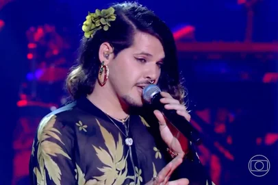 A pelotense Sá Biá se despediu do The Voice Brasil após apresentação emocionante com a baiana Brenda Helen.<!-- NICAID(15294910) -->