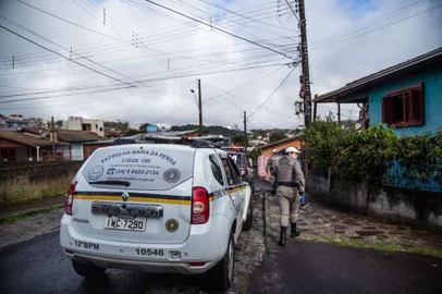 Operação de combate à violência doméstica reúne Polícia Civil e Brigada Militar de Caxias do Sul. Um homem foi preso no bairro São Caetano.<!-- NICAID(15171939) -->
