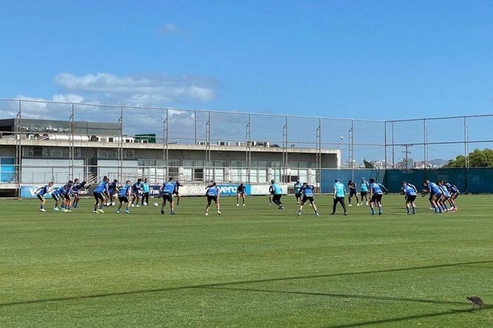 Sob protesto nas redes sociais do clube, Grêmio se reapresenta para encarar o Fluminense