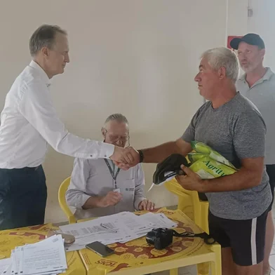 Entrega de cebolas da Holanda para agricultores do RS<!-- NICAID(15975631) -->