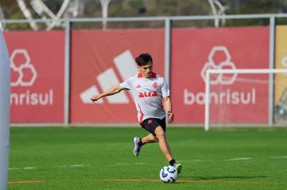 Bernabei em treino do Inter<!-- NICAID(16085482) -->
