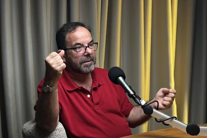 Giovanna Guilhon / @oclube / Divulgação Caio Blinder é entrevistado no Potter Entrevista.<!-- NICAID(16281394) -->