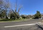 Médico é réu por suspeita de arremessar mulher de dentro de carro em movimento em Porto Alegre