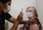 Primeiro dia de aplicação de vacinas bivalentes é de movimento em Porto Alegre