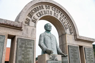 NOVA PETRÓPOLIS, RS, BRASIL, 16/04/2026. Linha Imperial, em Nova Petrópolis, é reconhecida como um dos 31 patrimônios culturais do cooperativismo no mundo. Case: Paulo Cesar Soares, gestor executivo da ONG Casa Cooperativa. (Neimar De Cesero/Agência RBS)Indexador: Neimar De Cesero<!-- NICAID(16266996) -->