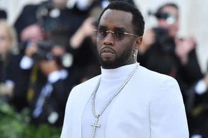2018 Met GalaSean Combs 'P. Diddy' arrives for the 2018 Met Gala on May 7, 2018, at the Metropolitan Museum of Art in New York. The Gala raises money for the Metropolitan Museum of Art’s Costume Institute. The Gala's 2018 theme is “Heavenly Bodies: Fashion and the Catholic Imagination.” (Photo by ANGELA WEISS / AFP)Editoria: ACELocal: New YorkIndexador: ANGELA WEISSSecao: fashionFonte: AFPFotógrafo: STF<!-- NICAID(15879128) -->