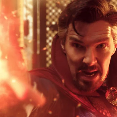 Benedict Cumberbatch as Dr. Stephen Strange in Marvel Studios' DOCTOR STRANGE IN THE MULTIVERSE OF MADNESS. Photo courtesy of Marvel Studios. Marvel Studios 2022. All Rights Reserved.Em português: Doutor Estranho no Multiverso da Loucura (2022).<!-- NICAID(15084616) -->