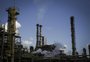 Disparada de preços faz Petrobras limitar cotas para venda de combustíveis