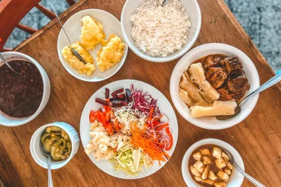 destemperados, porto alegre, comida caseira, almoço, bolinho de batata, arroz, feijao<!-- NICAID(15011260) -->