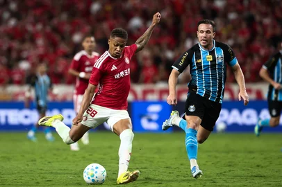 PORTO ALEGRE, RS, BRASIL, 11-04-2026: Clássico GreNal nº452 no estádio Beira-Rio. Inter e Grêmio se enfrentam pelo Campeonato Brasileiro Série A 2026. Foto: Jonathan Heckler/Agência RBS<!-- NICAID(16264099) -->