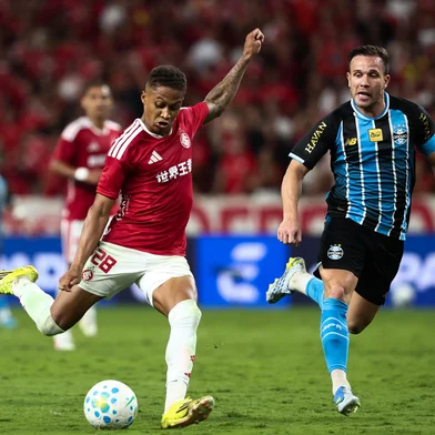 PORTO ALEGRE, RS, BRASIL, 11-04-2026: Clássico GreNal nº452 no estádio Beira-Rio. Inter e Grêmio se enfrentam pelo Campeonato Brasileiro Série A 2026. Foto: Jonathan Heckler/Agência RBS<!-- NICAID(16264099) -->