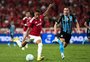 Vitinho lamenta empate no Gre-Nal 452: "Tentamos ao máximo fazer o gol"