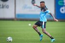 RS - FUTEBOL/ TREINO GREMIO 2023 - ESPORTES - Jogadores do Gremio realizam treino tÃ©cnico durante a manha desta terÃ§a-feira, no CT Luiz Carvalho, na preparaÃ§Ã£o para a partida valida pelo Campeonato Brasileiro 2023. FOTO: LUCAS UEBEL/GREMIO FBPANa foto: Luan<!-- NICAID(15508396) -->