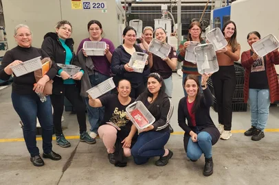 Programadoras de Injetora do curso da Brinox.<!-- NICAID(16167416) -->