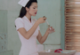 Olivia Rodrigo tenta salvar corações em clipe de "the cure"