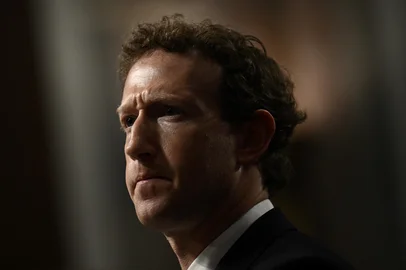Antitrust trial against Meta opens(FILES) Mark Zuckerberg, CEO of Meta, looks on during the US Senate Judiciary Committee hearing "Big Tech and the Online Child Sexual Exploitation Crisis" in Washington, DC, on January 31, 2024. Social media juggernaut Meta stands trial on April 14, 2025, facing serious US government allegations that it abused its market power to acquire Instagram and WhatsApp before they could become competitors. By moving forward, the trial in a Washington federal court dashes the hopes of Meta boss Mark Zuckerberg that the return of Donald Trump to the White House would see the government let up on the enforcement of antitrust law against Big Tech. (Photo by Brendan SMIALOWSKI / AFP)Editoria: POLLocal: WashingtonIndexador: BRENDAN SMIALOWSKISecao: electionFonte: AFPFotógrafo: STF<!-- NICAID(16016873) -->