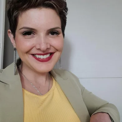 A autora Nicole Pedroti Venturin Padilha vai lançar o livro "Cocô de Pombo", publicado pela Editora Ases da Literatura. Neste relato, Nicole compartilha sua jornada de superação após enfrentar inúmeros desafios na vida e como uma experiência inesperada a permitiu ter uma nova visão da vida.<!-- NICAID(15348496) -->
