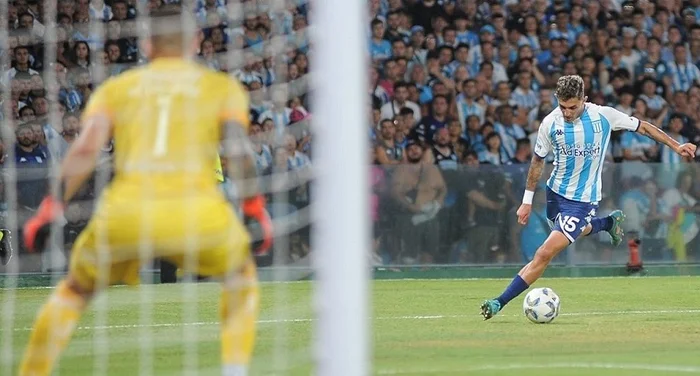 O Racing conta com o apoio da torcida nos jogos em casa para caminhar até a glória.