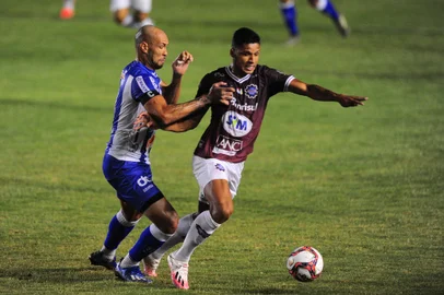 CAXIAS DO SUL, RS, BRASIL, 04/03/2021. Caxias x Esportivo, clássico da Polente, jogo válido pela quinta rodada da primeira fase do Campeonato Gaúcho 2021 (Gauchão 2021) e realizado no estádio Centenário. (Porthus Junior/Agência RBS)<!-- NICAID(14740126) -->