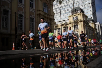 PORTO ALEGRE, RS, Brasil: Meia Maratona de Porto Alegre. Fotos: Duda Fortes/Agencia RBS<!-- NICAID(15878235) -->