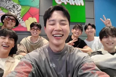 BTS está de volta: depois de três anos de serviço militar, grupo aparece junto em live com anúncio de novidades<!-- NICAID(16071158) -->