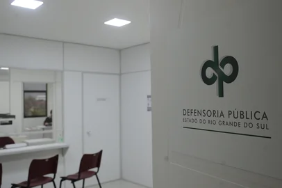 FELIZ, RS, BRASIL (13/09/2021)Defensoria Pública inicia atendimentos em Feliz, última comarca gaúcha que não tinha um defensor. A equipe é composta pelo defensor público Raphael Varella Coelho, uma técnica istrativa e um estagiário. A comarca de Feliz atende os municípios de Alto Feliz, Linha Nova, São Vendelino e Vale Real. (Antonio Valiente/Agência RBS)<!-- NICAID(14888259) -->