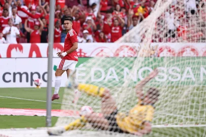 PORTO ALEGRE, RS, BRASIL, 21-02-2026: Internacional x Ypiranga, partida de volta pela semifinal do Gauchão 2026, no Estádio Beira-Rio. No jogo de ida, o Inter venceu por 3 a 0 e chega com ampla vantagem para confirmar a vaga na final do Campeonato Gaúcho. Foto: Bruno Todeschini/Agência RBS<!-- NICAID(16230183) -->