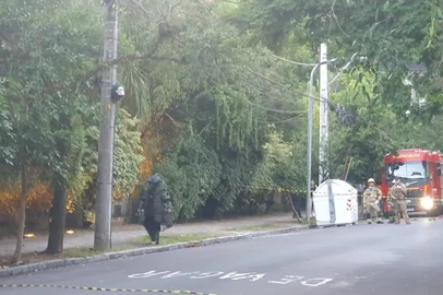 Ameaça de bomba perto de escola em porto alegre<!-- NICAID(16244102) -->