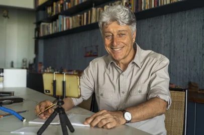 Caco Barcellos no Profissão Repórter<!-- NICAID(14719671) -->