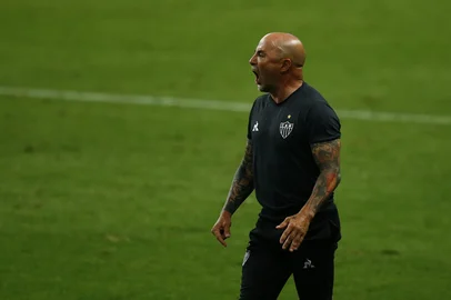 PORTO ALEGRE, RS, BRASIL - 20.01.2021 - O Grêmio recebe o Atlético-MG nesta quarta-feira (20), em Porto Alegre, em jogo válido pela 31ª rodada do Campeonato Brasileiro. Jorge Sampaoli(Foto: Félix Zucco/Agencia RBS)<!-- NICAID(14695465) -->