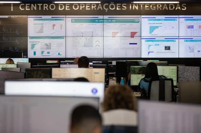 Centro de controle da empresa Aegea tem ações de monitoramento do clima e eficiência hídrica, que eles tomam para se proteger de eventos climáticos extremos.Indexador: DF<!-- NICAID(16016695) -->