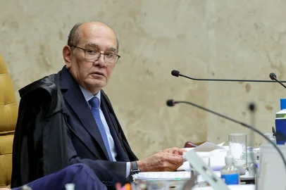Rosinei Coutinho/STF / Divulgação BRASÍLIA, DF, BRASIL, 15-09-2026: O plenário do Supremo Tribunal Federal (STF) se reúne nesta terça-feira (15) para analisar relatório sobre a ligação do ministro Alexandre de Moraes com o banqueiro Daniel Vorcaro, ex-dono do Banco Master, e decidir se o ministro será investigado. Na corte, espera-se que as tensões cheguem ao ápice, sem espaço para pacificação. Ao iniciar a sessão, o presidente do STF, Edson Fachin, mencionou o período difícil pelo qual passa a corte e destacou que o Supremo não deve julgar pessoas, mas, sim, fatos. "A decisão pertence ao plenário, não a um ministro individualmente", declarou. O procurador Paulo Gonet, que foi citado por Vorcaro em mensagens, também participa da sessão. Foto:Rosinei Coutinho/STFIndexador: Rosinei Coutinho/STF<!-- NICAID(16366077) -->