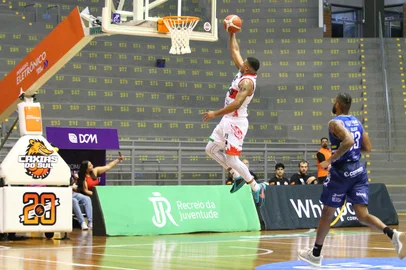 Caxias Basquete enfrenta o São José, no penúltimo compromisso na primeira fase do NBB.<!-- NICAID(16266882) -->