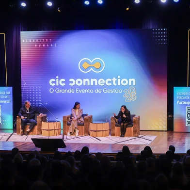 CAXIAS DO SUL, RS, BRASIL. 25.06.2025. 14h20 às 15h20 - Talk show "Equilíbrio entre vida profissional e pessoal - humano e tecnologia", com mediação da jornalista Kelly Matos.Patrícia Acioli - Diretora de Comunicação Corporativa e Sustentabilidade I Scania;Mauro Luis Correia - CEO da HPE Automotores do Brasil.Indexador: Bruno Todeschini<!-- NICAID(16067140) -->