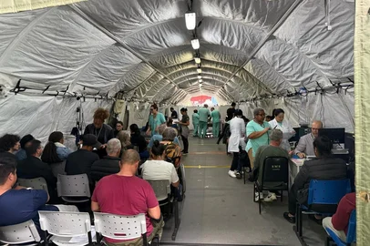 Hospital de campanha montado em Viamão reabre parcialmente após alagamento<!-- NICAID(16012983) -->