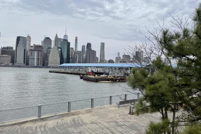Brooklyn Bridge Park, às margens do rio Hudson. Governador Eduardo Leite está em viagem a Nova York.<!-- NICAID(15035576) -->