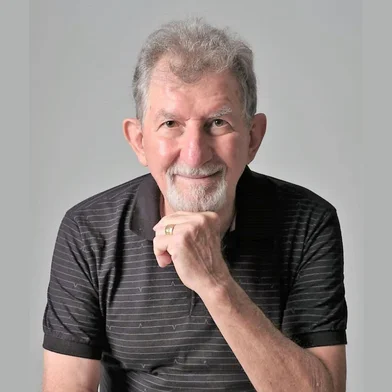 Morreu, nesta quarta-feira (14), o fotógrafo e empresário Nadir Vanassi, aos 71 anos. Ele foi um dos fundadores do Studio 7, um dos mais tradicionais estúdios de fotografia de Caxias do Sul. Vanassi deixa a esposa, Rosângela, os filhos Gustavo, Eduardo e Amanda, além de dois netos.<!-- NICAID(16037401) -->