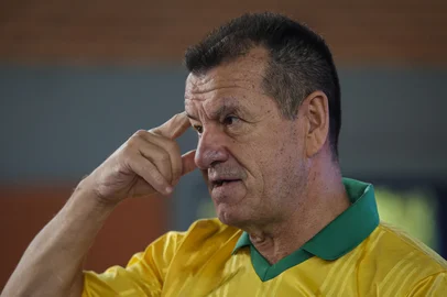 Porto Alegre, RS, Brasil, 03-04-2025: O ex-jogador Dunga e o lutador Renato Moicano participam de palestra para estudantes na Escola Municipal de Ensino Fundamental Vereador Antônio Giúdice, no bairro Humaitá. Foto: Mateus Bruxel / Agência RBSIndexador: MATEUS BRUXEL<!-- NICAID(16009201) -->