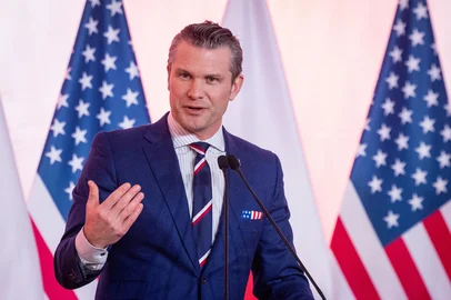 US Defence Secretary Pete Hegseth visits PolandUS Defence Secretary Pete Hegseth speaks during join press conference with Poland's Defence Minister after their meeting at the Ministry of Defence headquarters in Warsaw on February 14, 2025. (Photo by Wojtek RADWANSKI / AFP)Editoria: POLLocal: WarsawIndexador: WOJTEK RADWANSKISecao: armed ForcesFonte: AFPFotógrafo: STF<!-- NICAID(15976481) -->