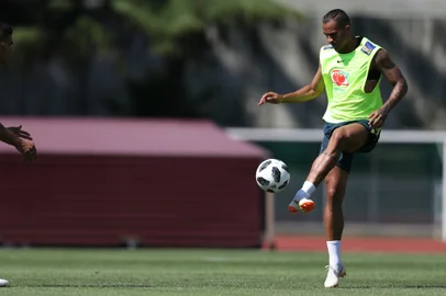 zol - copa do mundo - seleção brasileira - danilo