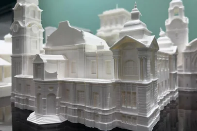 Porto Alegre se prepara para receber uma exposição que promete iluminar um capítulo importante de sua história arquitetônica. De 24 de outubro a 11 de novembro de 2024, a Casa da Memória Unimed Federação/RS abrirá suas portas para "Theodor Wiederspahn, protagonista da internacionalização de Porto Alegre", uma mostra que celebra o legado do renomado arquiteto alemão cuja influência transcendeu fronteiras.<!-- NICAID(15895956) -->