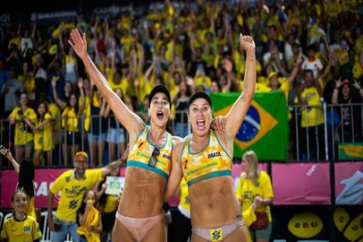Carol Solberg, Rebecca, vôlei de praia