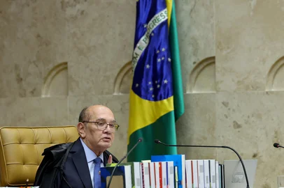 Alejandro Zambrana / STF BRASÍLIA, DF, BRASIL, 15-09-2026: O plenário do Supremo Tribunal Federal (STF) se reúne nesta terça-feira (15) para analisar relatório sobre a ligação do ministro Alexandre de Moraes com o banqueiro Daniel Vorcaro, ex-dono do Banco Master, e decidir se o ministro será investigado. Na corte, espera-se que as tensões cheguem ao ápice, sem espaço para pacificação. Ao iniciar a sessão, o presidente do STF, Edson Fachin, mencionou o período difícil pelo qual passa a corte e destacou que o Supremo não deve julgar pessoas, mas, sim, fatos. "A decisão pertence ao plenário, não a um ministro individualmente", declarou. O procurador Paulo Gonet, que foi citado por Vorcaro em mensagens, também participa da sessão. Foto:Indexador: Rosinei Coutinho/STF<!-- NICAID(16366117) -->