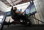 Carro voador: saiba como é pilotar o simulador que é atração na Eletric Move Brasil, em Caxias